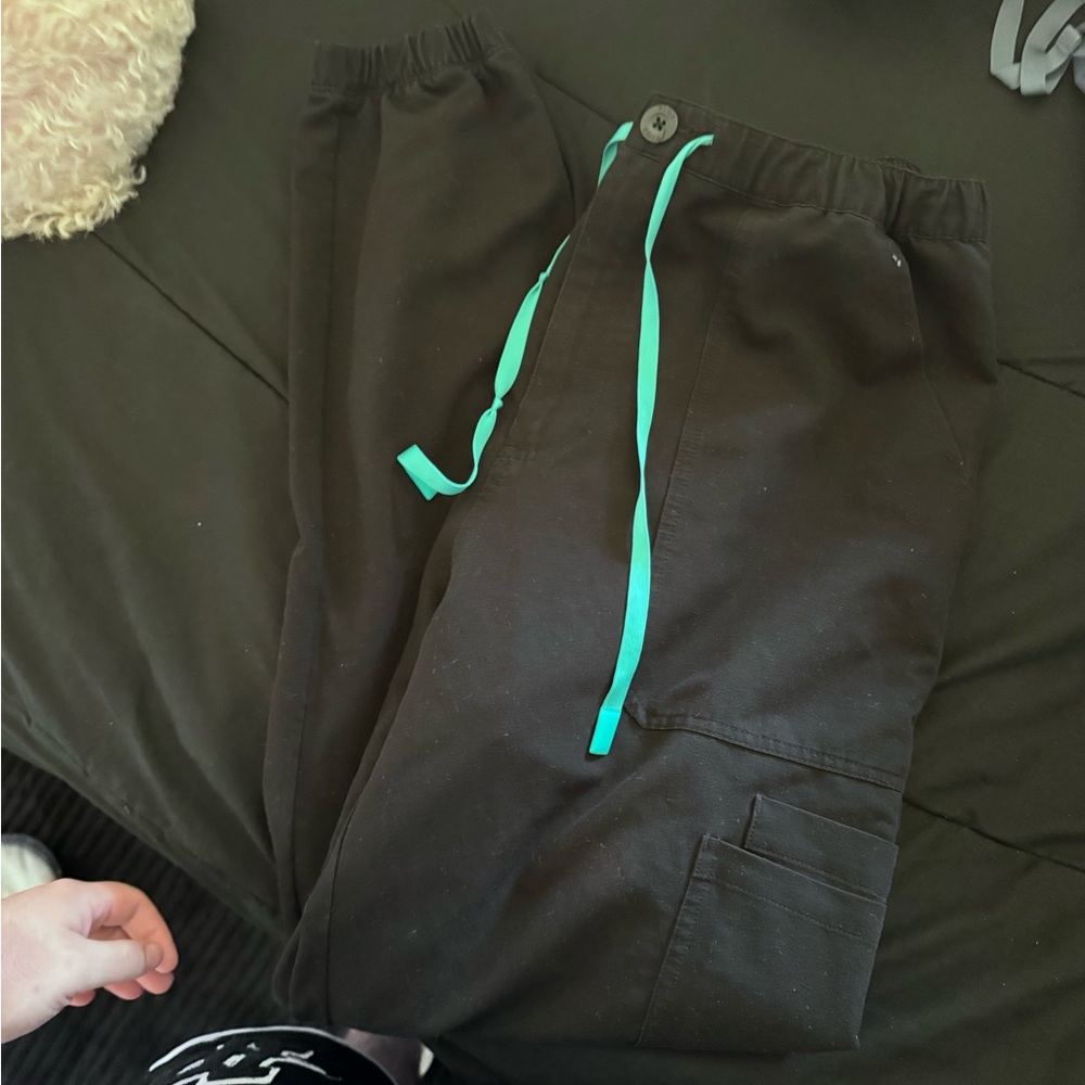 Large figs bottoms joggers color black